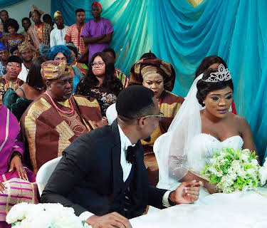 Seven and a half dates (2018)