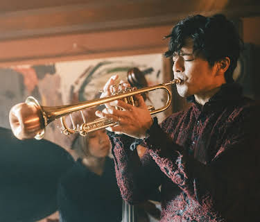 Swingin' (輕鬆搖擺) (2020)