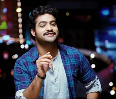 Ramayya Vastavayya (2013)