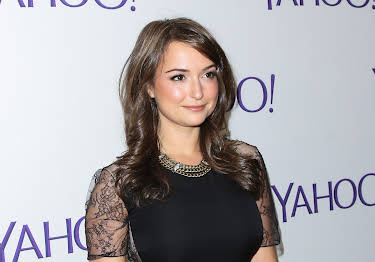 Milana Vayntrub