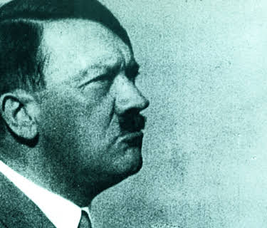 Hitler, en karriere (1977)