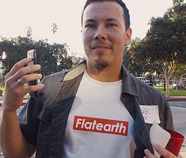 Platt jord (2018)