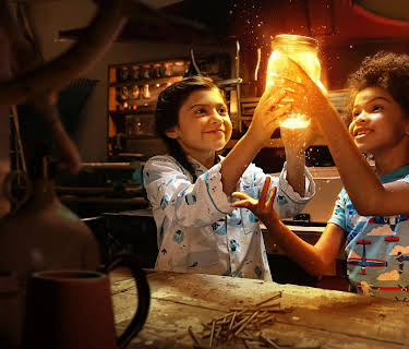 Isa + Bea og spøkelset på jentedoen (2021)