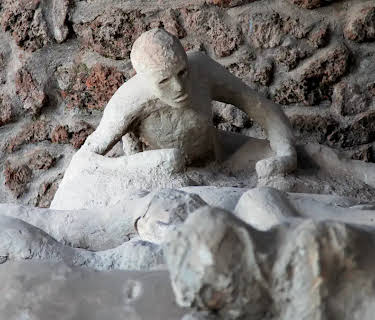 Pompeii: The Dead Speak