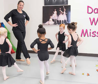 Dance With Miss Kim (2018)