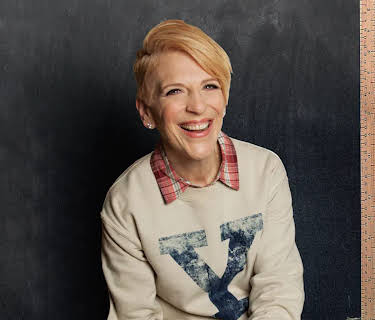 Lisa Lampanelli: Back To The Drawing Board (2015)