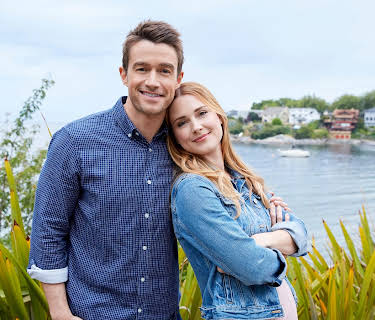 Love in Store (2021)