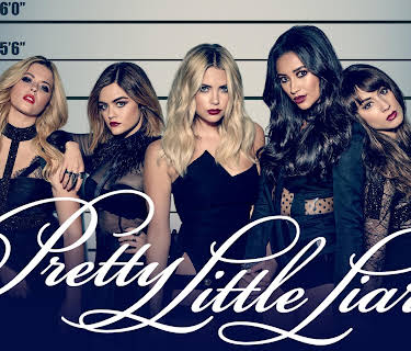 Pretty Little Liars: The Complete First Season