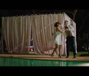 Walking on Sunshine (2014)