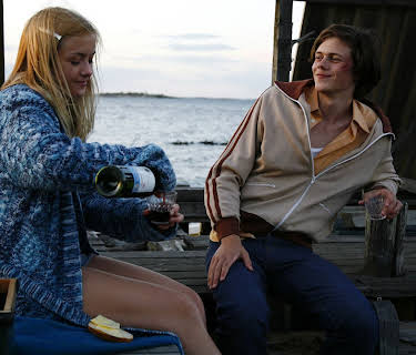 Himlen är oskyldigt blå (2010)