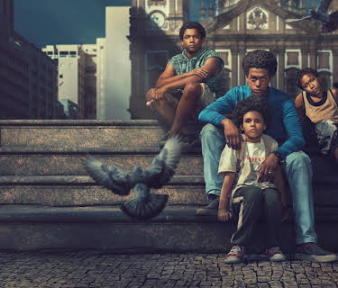 Barna på kirketrappen