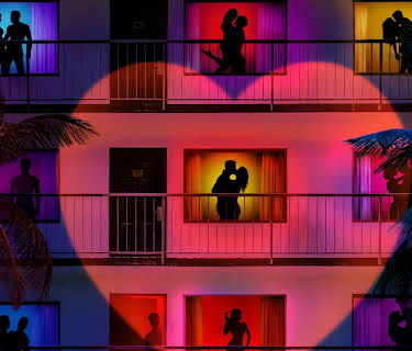 Sneaky Links: Dating After Dark