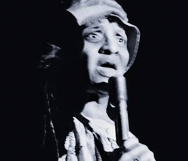 Whoopi Goldberg Presents Moms Mabley (2014)