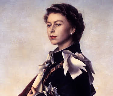 Picturing Elizabeth: Her Life In Images (2022)