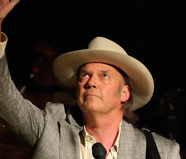 Neil Young: Heart of Gold (2006)