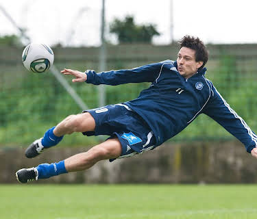 The King: Jari Litmanen (2012)