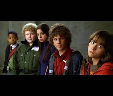 Unaccompanied Minors (2006)