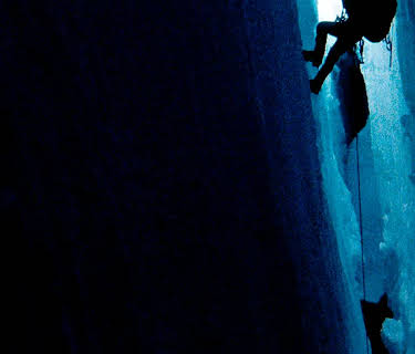 Touching The Void (2003)