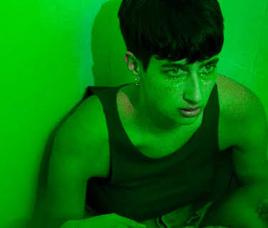 All Eyes Off Me (2021)