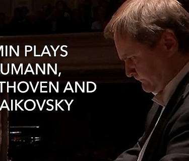 Fomin plays Schumann, Beethoven and Tchaikovsky (2018)