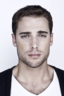 Dustin Milligan