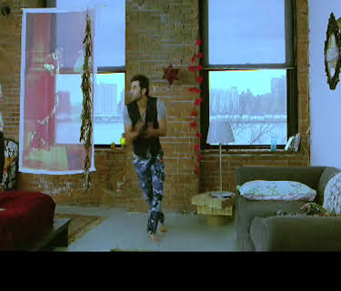 Anjaana Anjaani (2010)