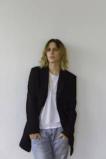 Alexandra De La Mora