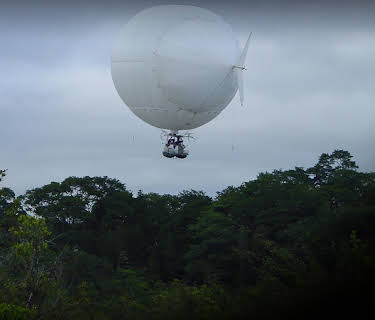 The  White  Diamond (2004)