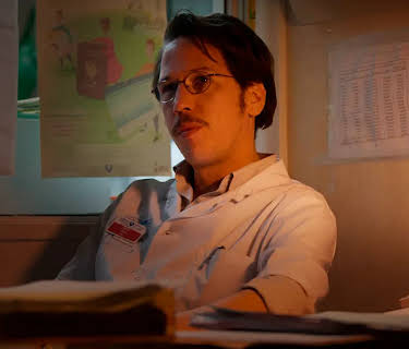 Hippocrates: Diary of a French Doctor (2015)
