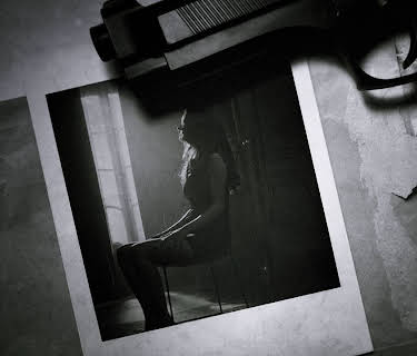 I skyggen af Iris (2016)