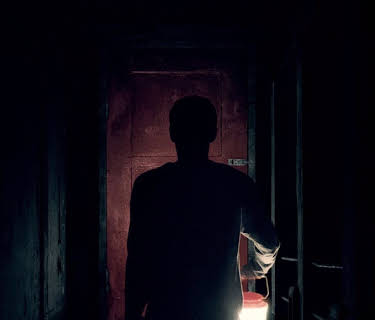Viene de noche (2017)