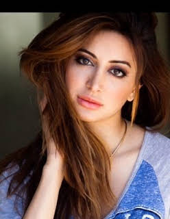 Noureen DeWulf