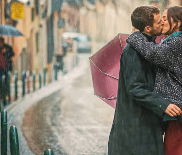 Kjærlighet ved første kyss (2023)