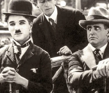 The Idle Class (1921)