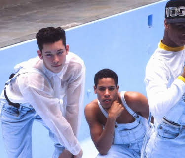 Strike a Pose (2016)