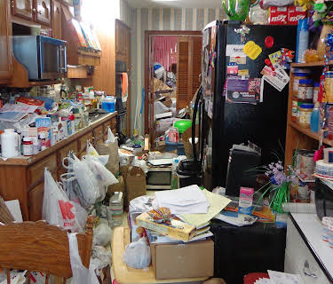 Hoarding: Buried Alive