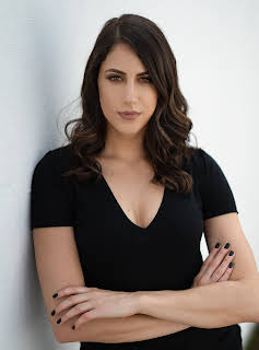 Caitlin Dechelle