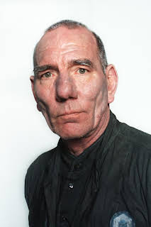 Pete Postlethwaite
