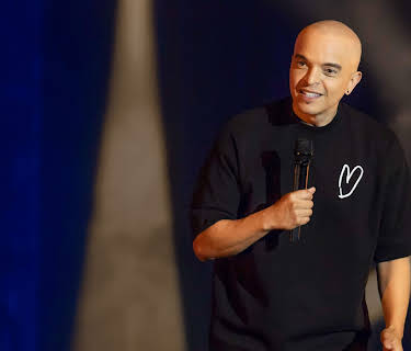 Rachid Badouri: Les fleurs du tapis (2024)