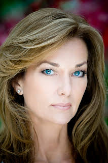 Julianne White