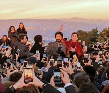 Papirhuset: Et globalt fenomen (2020)