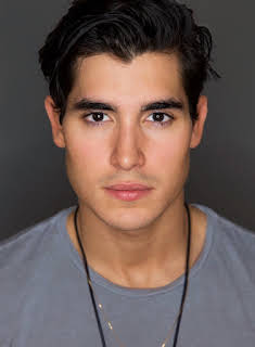 Henry Zaga