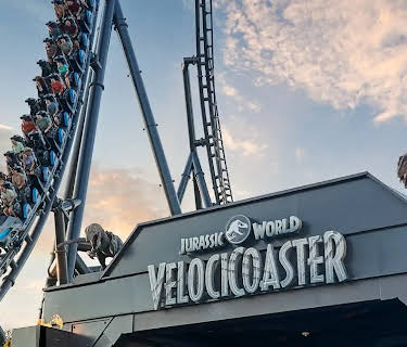 The Making of Jurassic World VelociCoaster (2025)