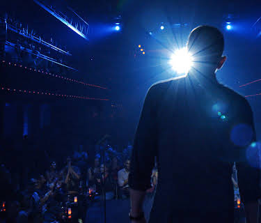 COMEDIANS of the world