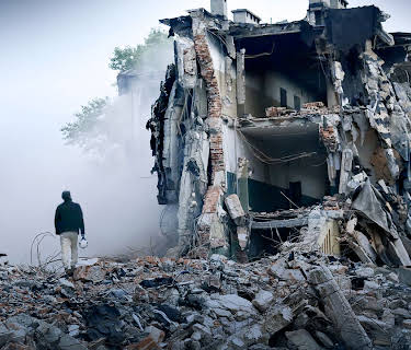 De vita hjälmarna (2016)