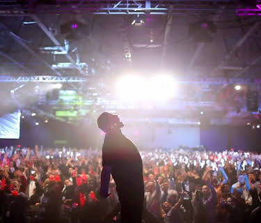Tony Robbins: I Am Not Your Guru (2016)
