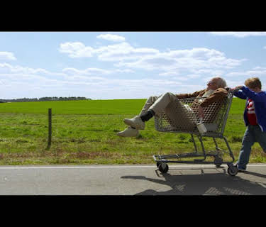 Jackass Presenta: Bad Grandpa (2013)