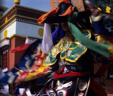 Los reinos del Himalaya (2014)