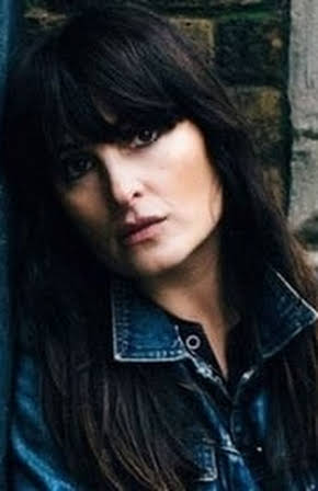 Lucie Barat as Helen's Handmaiden