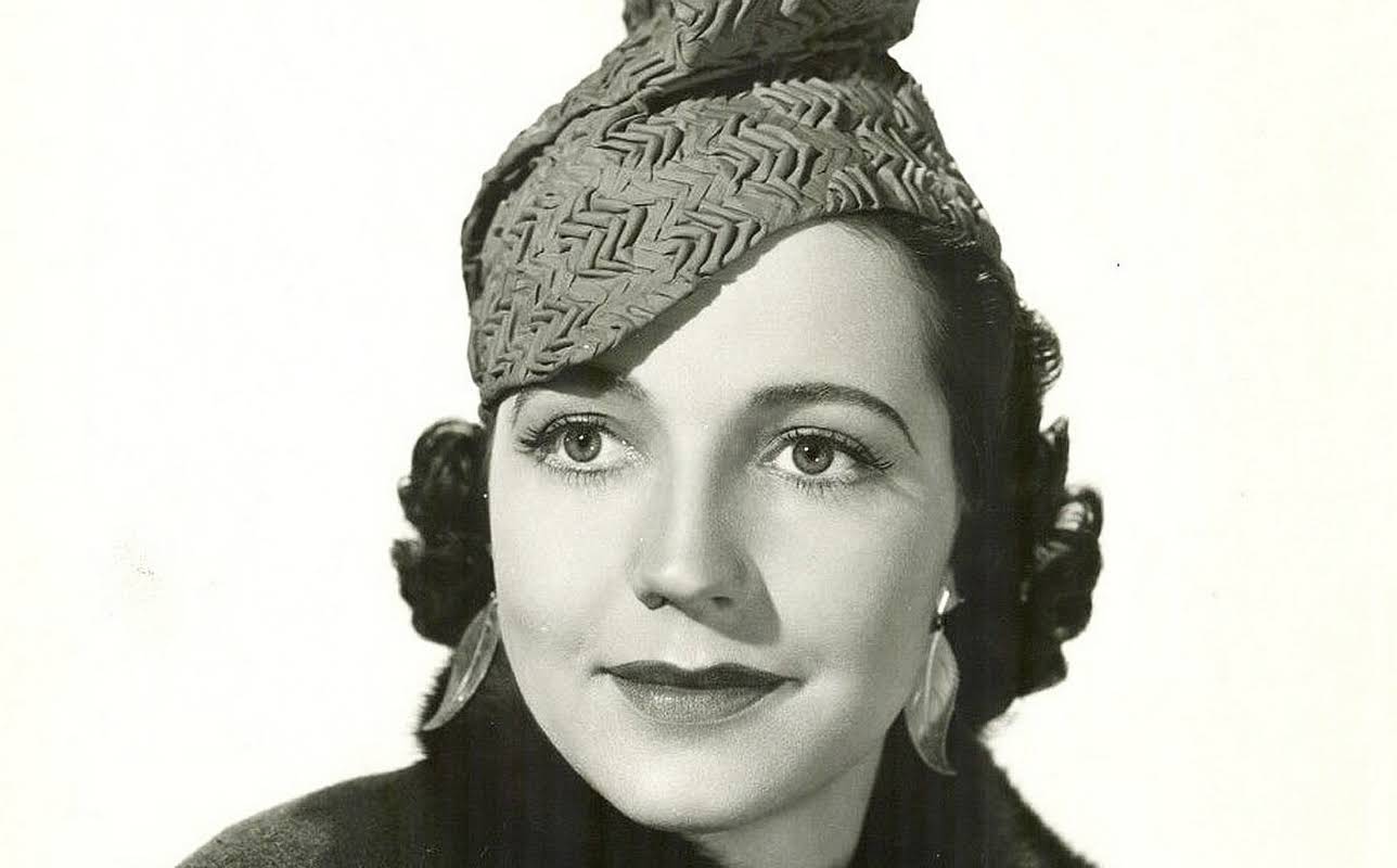 Mona Barrie